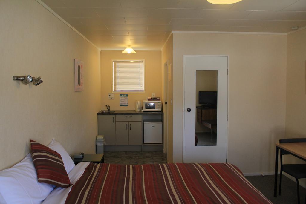 Coronation Court Motel ニュープリマス エクステリア 写真