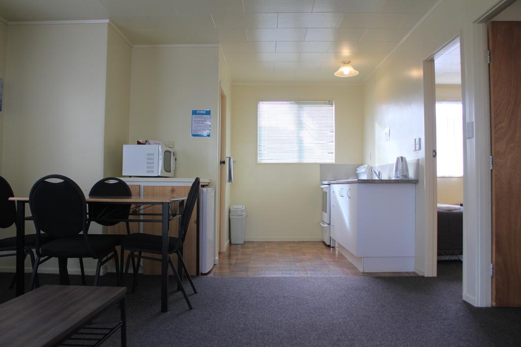 Coronation Court Motel ニュープリマス エクステリア 写真