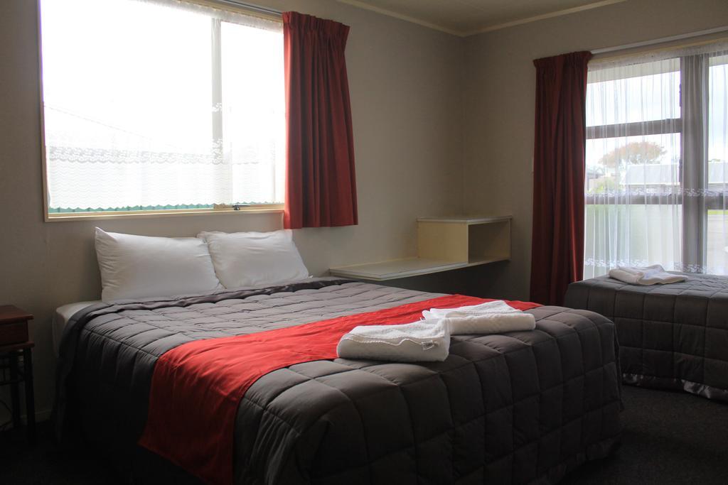Coronation Court Motel ニュープリマス エクステリア 写真